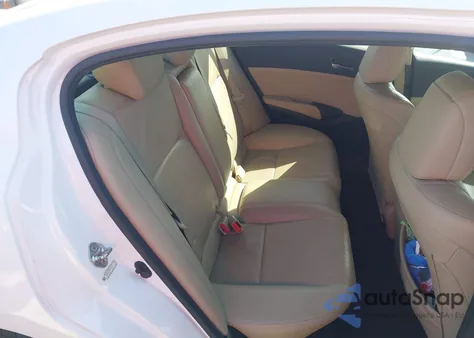 2014 Acura Ilx 2.0L z USA, uszkodzony, nr VIN 19VDE1F73EE011353